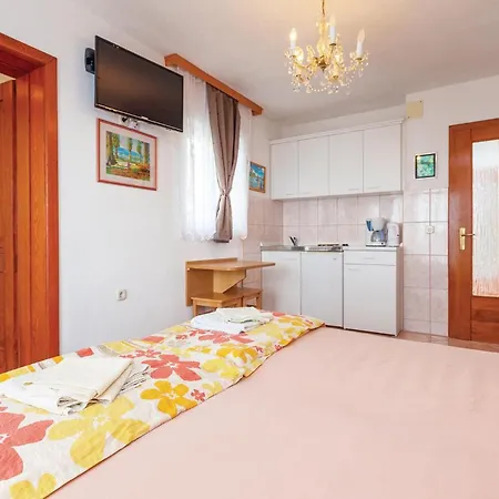 In With Kitchen